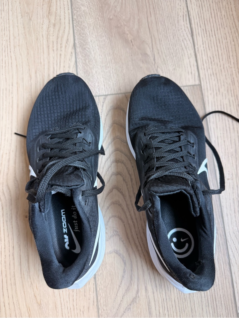 Nike Women’s Air Zoom Pegasus 39 Running Shoes in Black and White, Size 8
